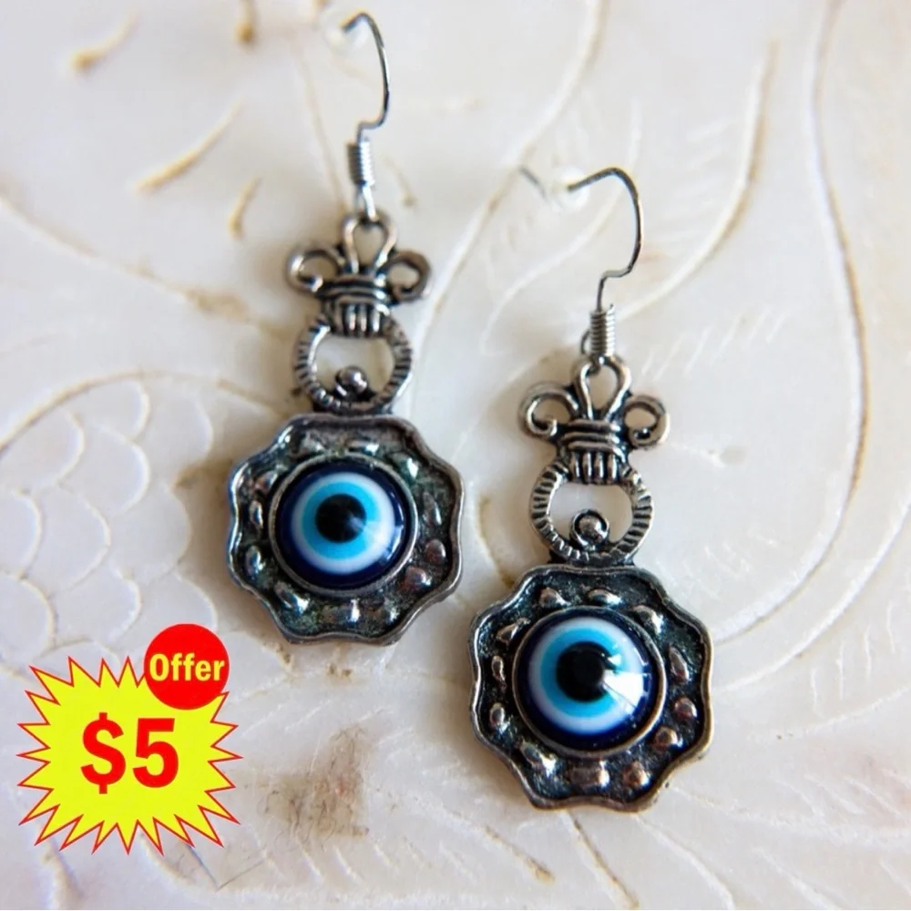 ✨NWT✨ Blue Hamsa Evil Eye for Good luck & Protection Jewelry Earrings